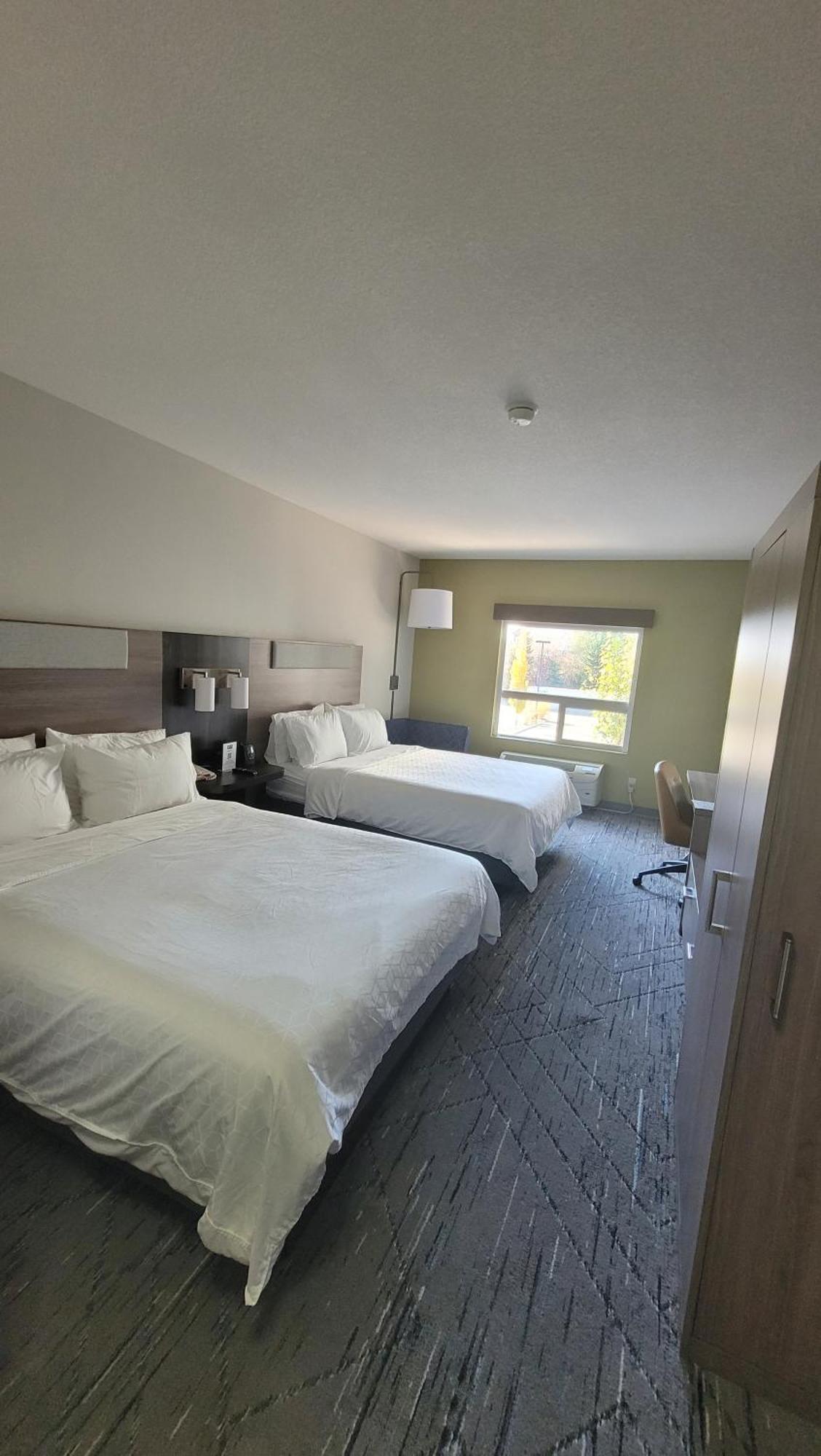 Holiday Inn Express Hotel & Suites-Edmonton South, An Ihg Hotel Екстериор снимка