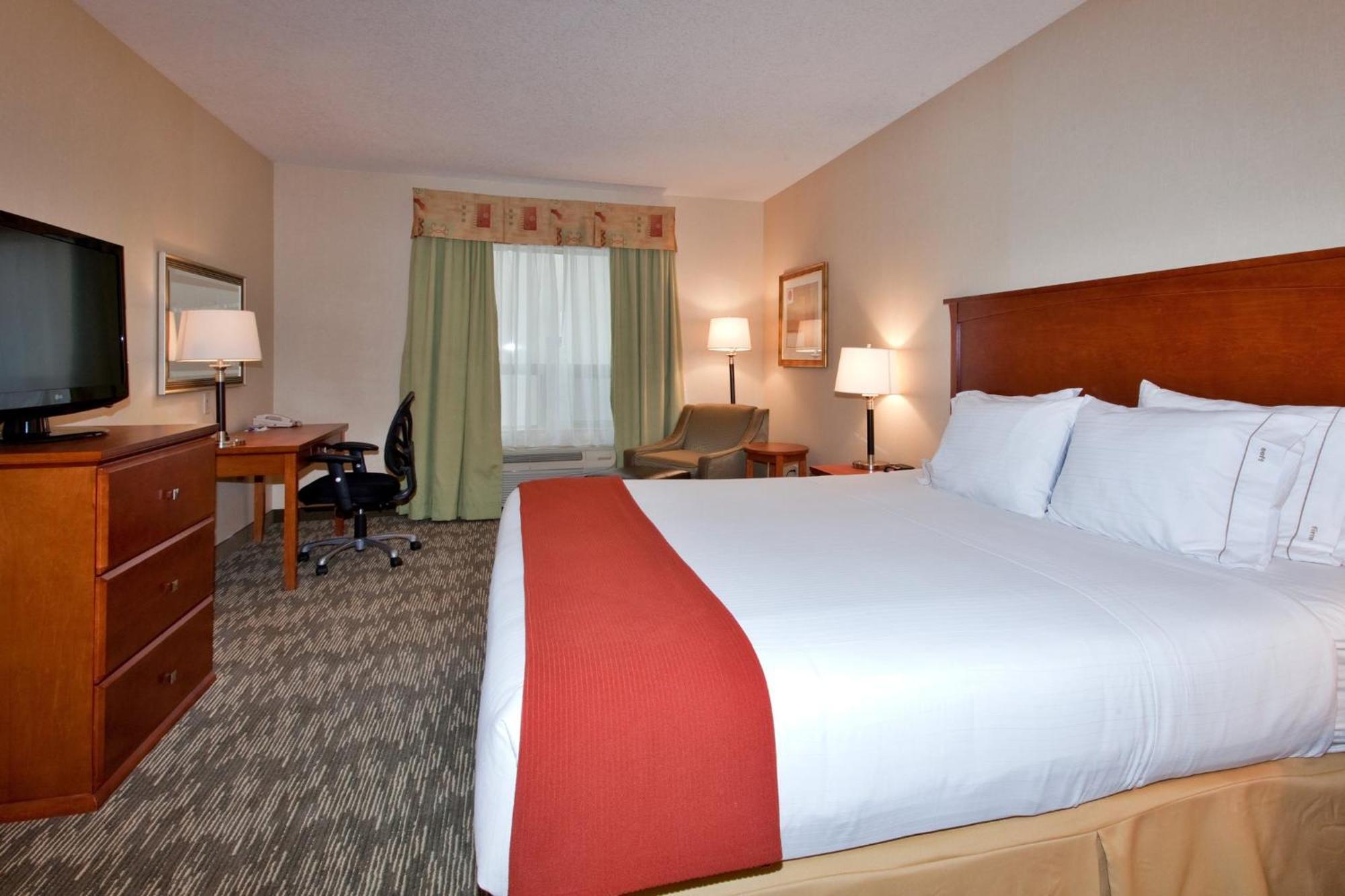 Holiday Inn Express Hotel & Suites-Edmonton South, An Ihg Hotel Екстериор снимка